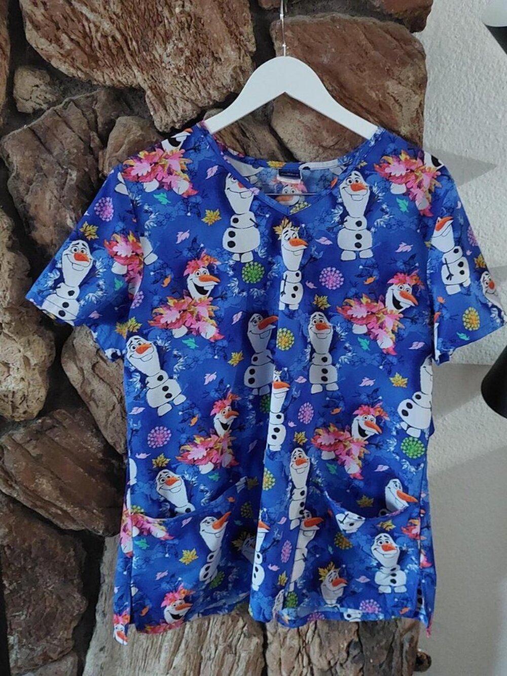 Scrubstar Disney Frozen Olaf Flakes Scrub Top Blue V-Neck Medical Nursing Vet Te